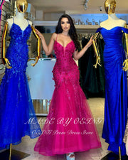 Elegantes Spaghetti-Träger Tüll V-Ausschnitt Abendkleid